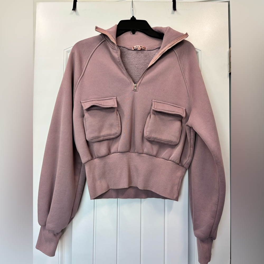 Women’s Bailey Rose Sweatshirt Size M